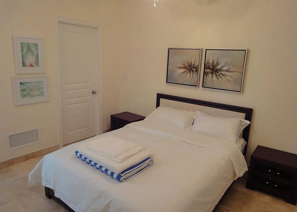 Hotel La Vista Azul Turtle Cove Resort